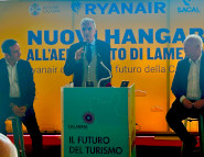 Aeroporto Lamezia hangar Ryanair