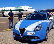 Polizia aeroporto auto pista aereo