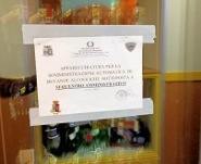 Polizia sequestro distributore