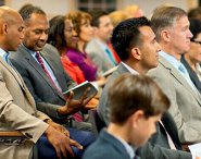 Testimoni di Geova assemblea