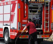 Vigili_del_fuoco_singolo_con_cavo