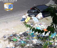 Vigili urbani Lam rifiuti