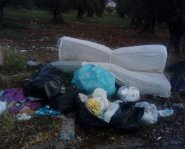 rifiuti abbandonati incuria
